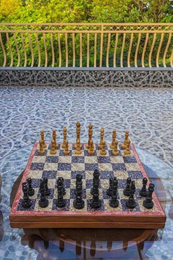Saffronstays Aura, Alibaug - Luxury Pool Villa With A Game Room And Spacious Lawn 알리바그 외부 사진